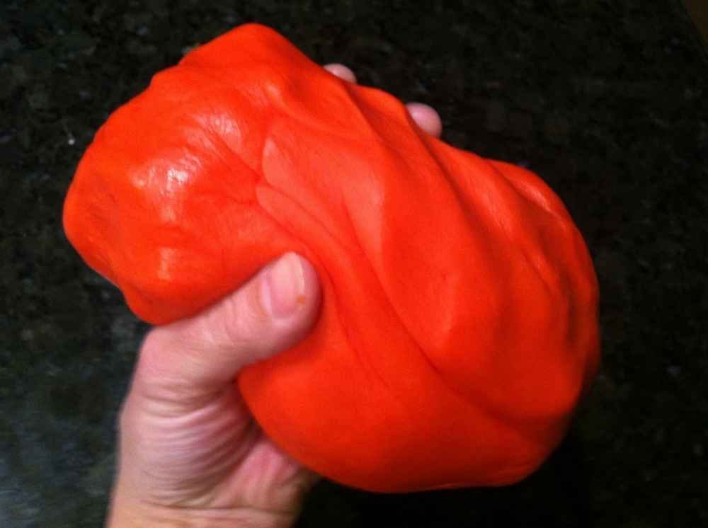 Red Fondant 250 Gm - Image 2